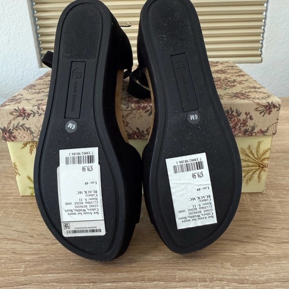 New Giani Bernini Platform Sandals - Picture 4 of 4